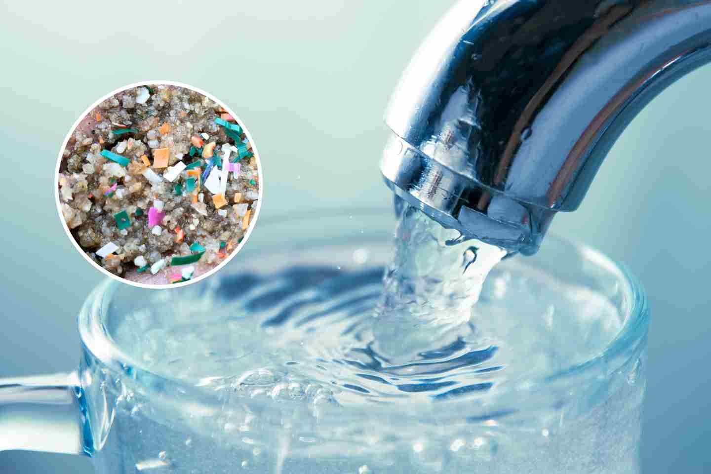 صورة مجهرية توضح جزيئات النانوبلاستيك غير المرئية داخل قطرة ماء